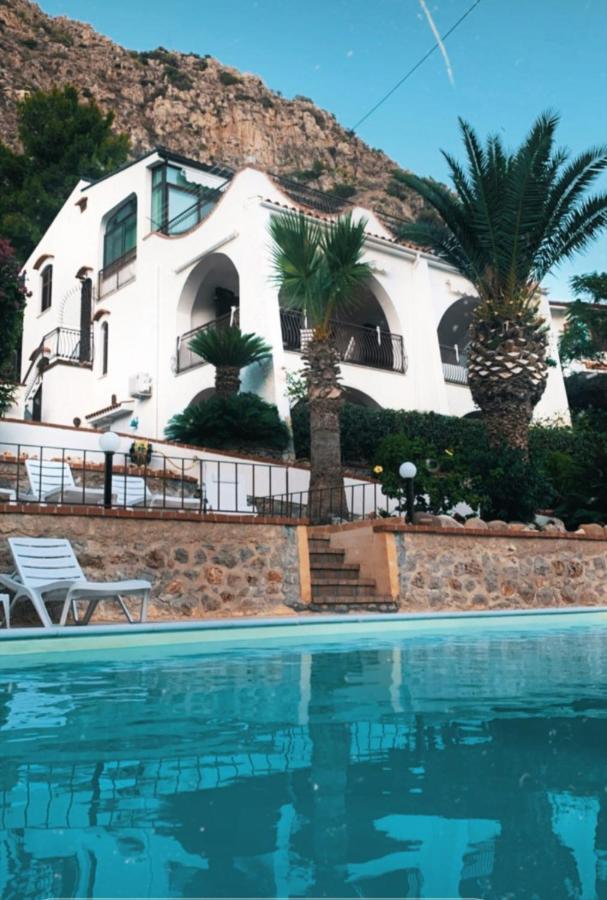 Villa Del Golfo Urio With Swimming Pool Shared By The Two Apartments Santa Flavia Exterior foto