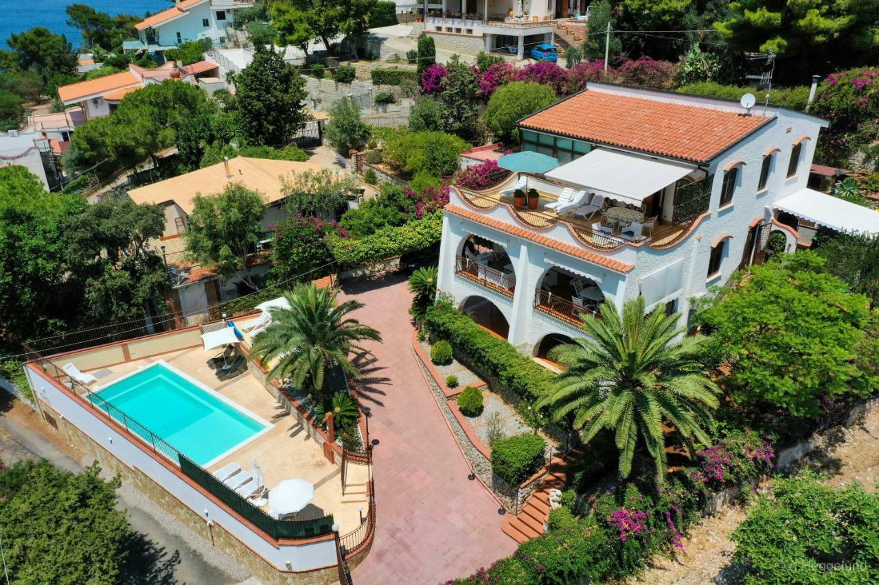 Villa Del Golfo Urio With Swimming Pool Shared By The Two Apartments Santa Flavia Exterior foto