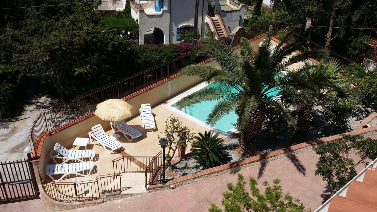 Villa Del Golfo Urio With Swimming Pool Shared By The Two Apartments Santa Flavia Exterior foto