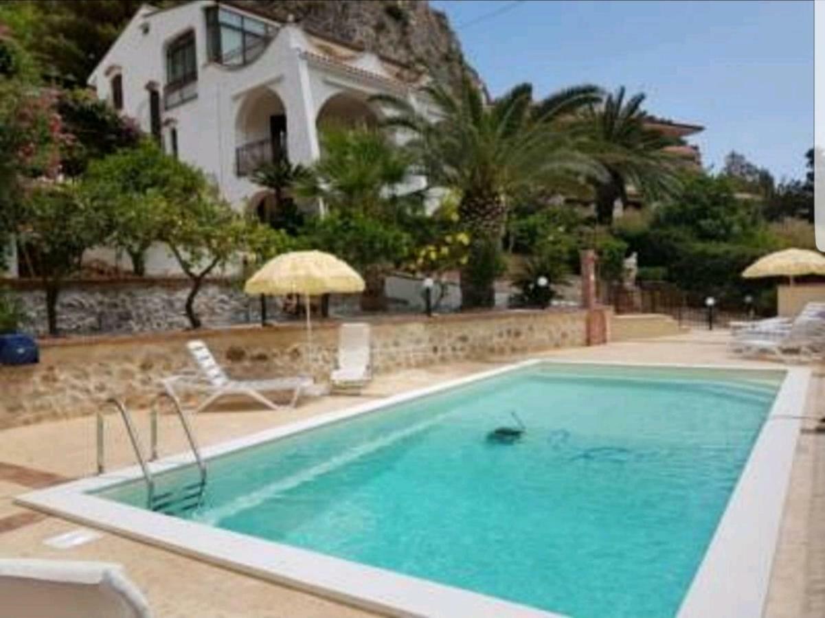 Villa Del Golfo Urio With Swimming Pool Shared By The Two Apartments Santa Flavia Exterior foto