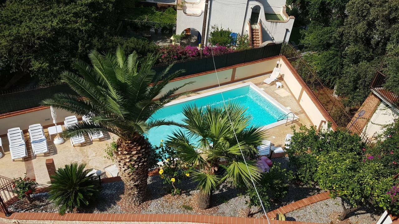 Villa Del Golfo Urio With Swimming Pool Shared By The Two Apartments Santa Flavia Exterior foto