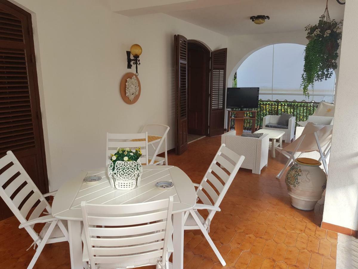 Villa Del Golfo Urio With Swimming Pool Shared By The Two Apartments Santa Flavia Exterior foto