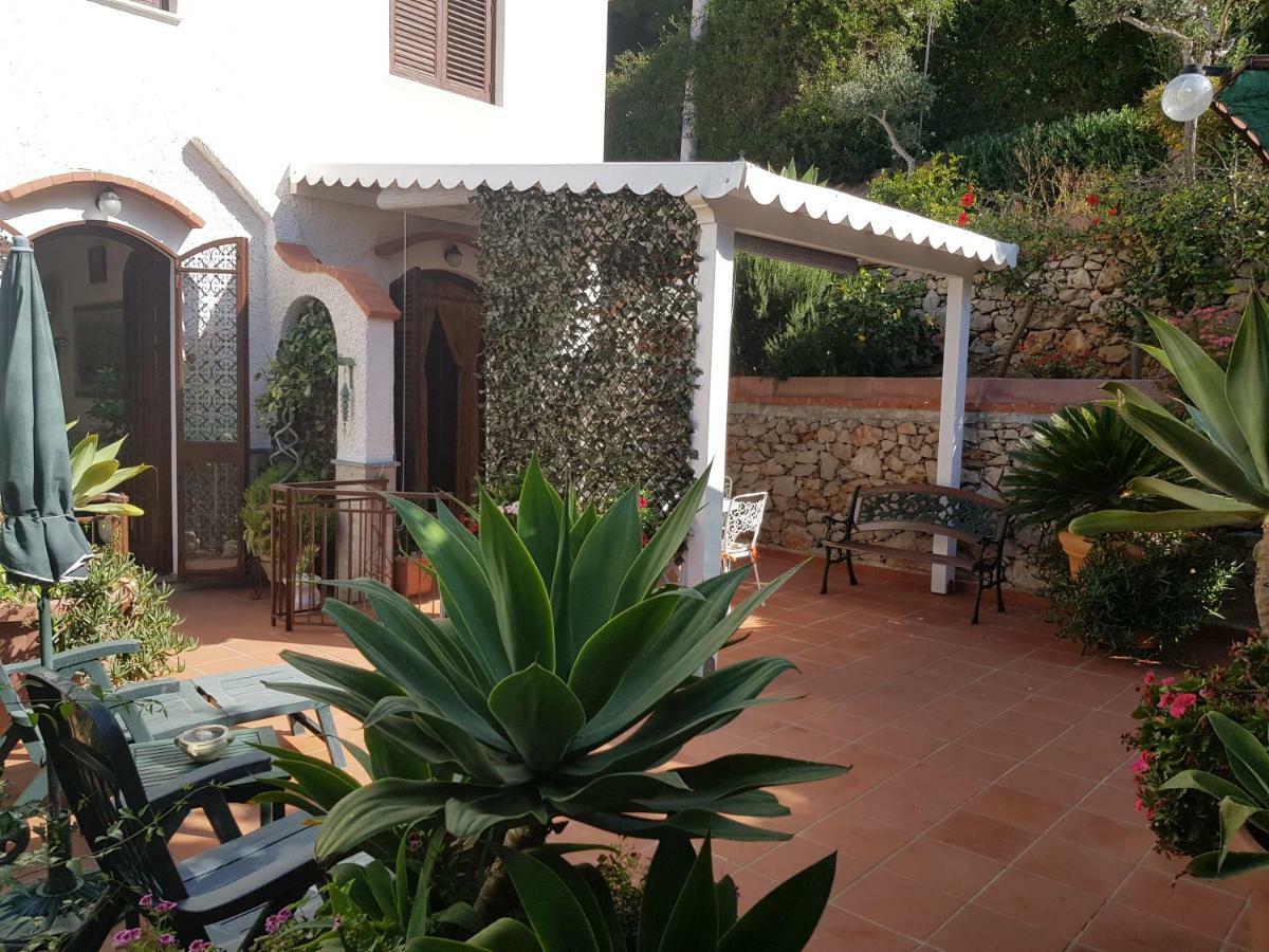 Villa Del Golfo Urio With Swimming Pool Shared By The Two Apartments Santa Flavia Exterior foto
