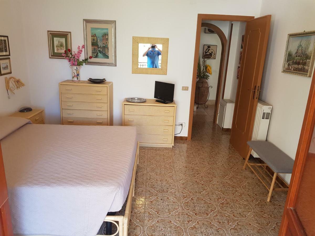 Villa Del Golfo Urio With Swimming Pool Shared By The Two Apartments Santa Flavia Exterior foto
