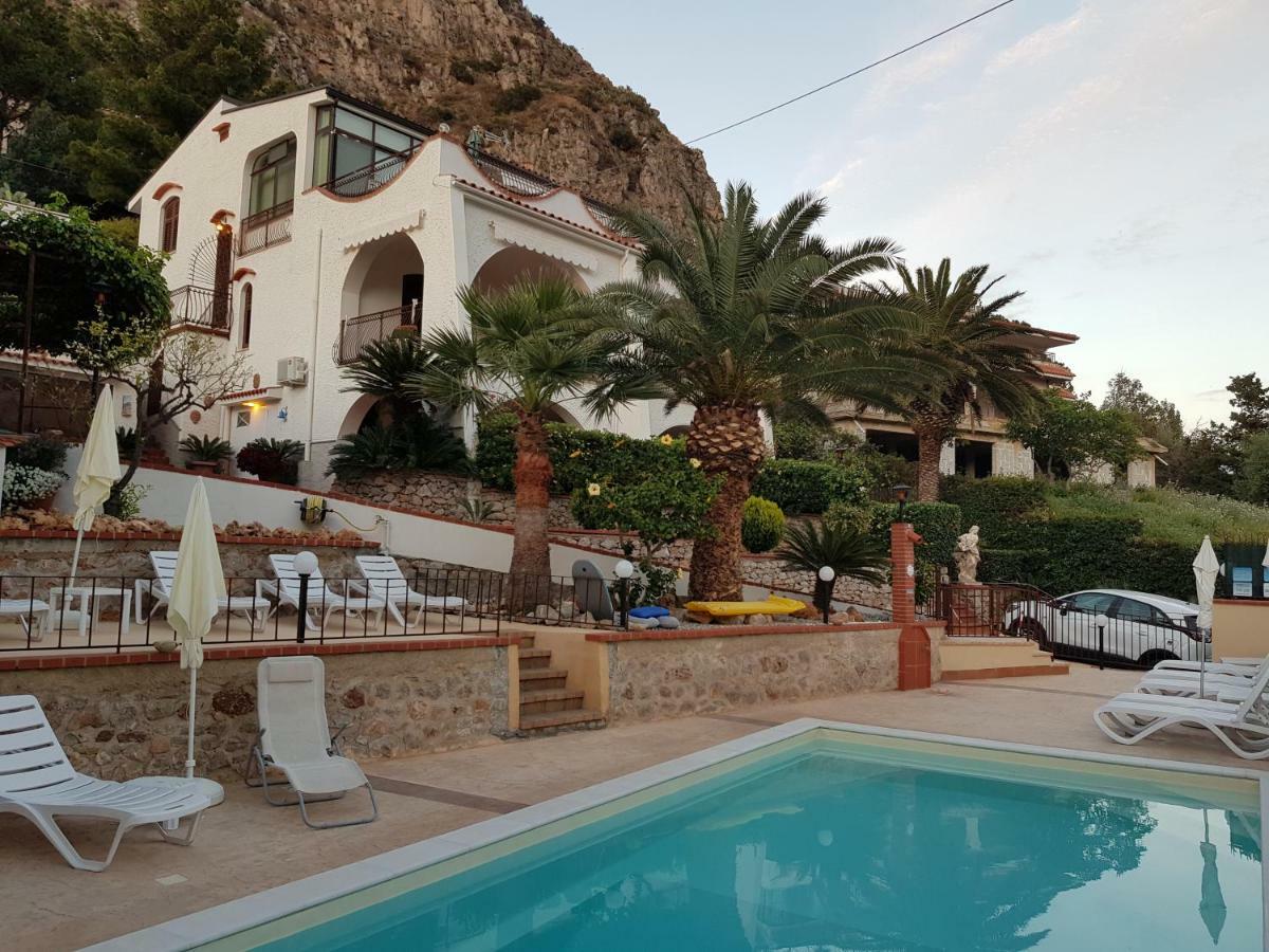 Villa Del Golfo Urio With Swimming Pool Shared By The Two Apartments Santa Flavia Exterior foto