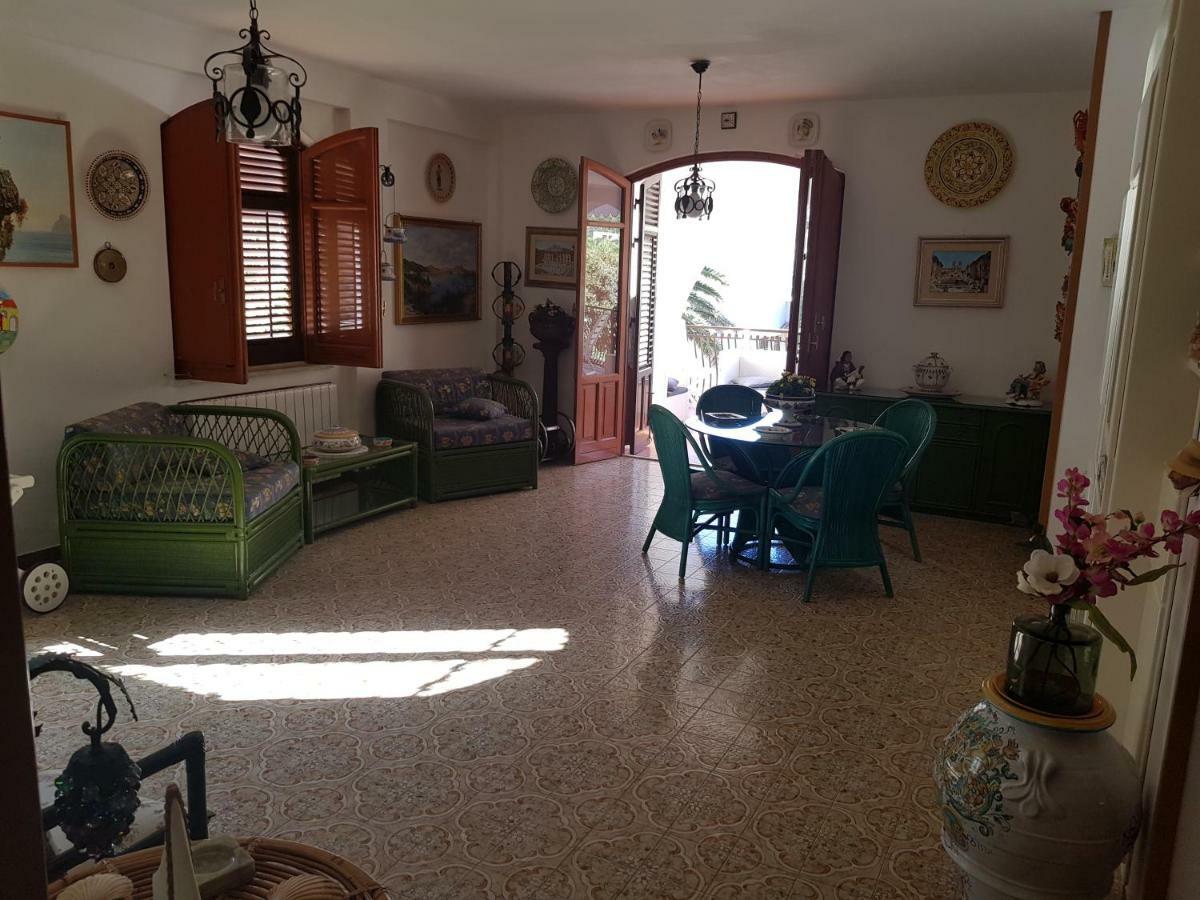 Villa Del Golfo Urio With Swimming Pool Shared By The Two Apartments Santa Flavia Exterior foto