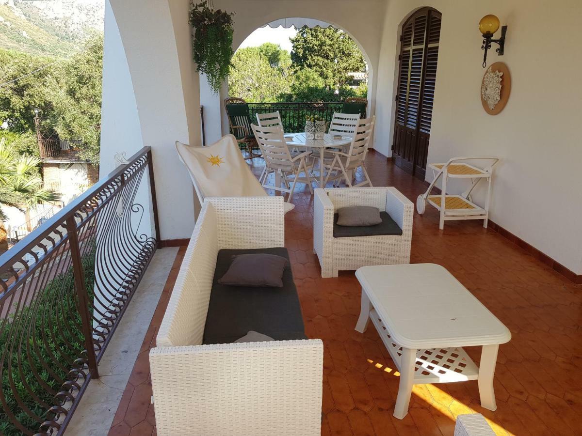 Villa Del Golfo Urio With Swimming Pool Shared By The Two Apartments Santa Flavia Exterior foto