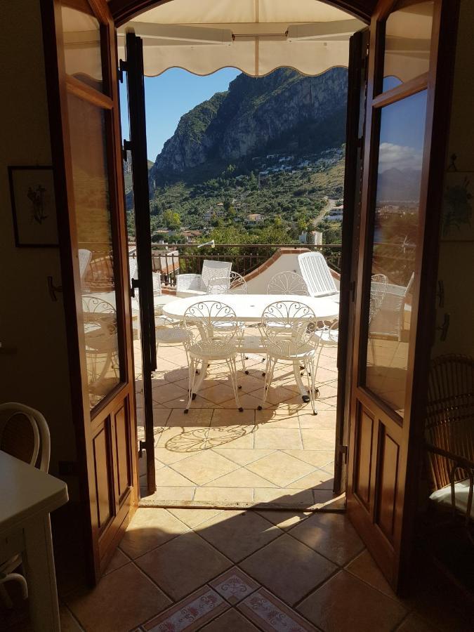 Villa Del Golfo Urio With Swimming Pool Shared By The Two Apartments Santa Flavia Exterior foto